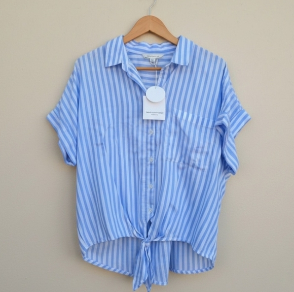 Beach Lunch Lounge | Striped Tie-Front Button Down - L - Picture 2 of 3